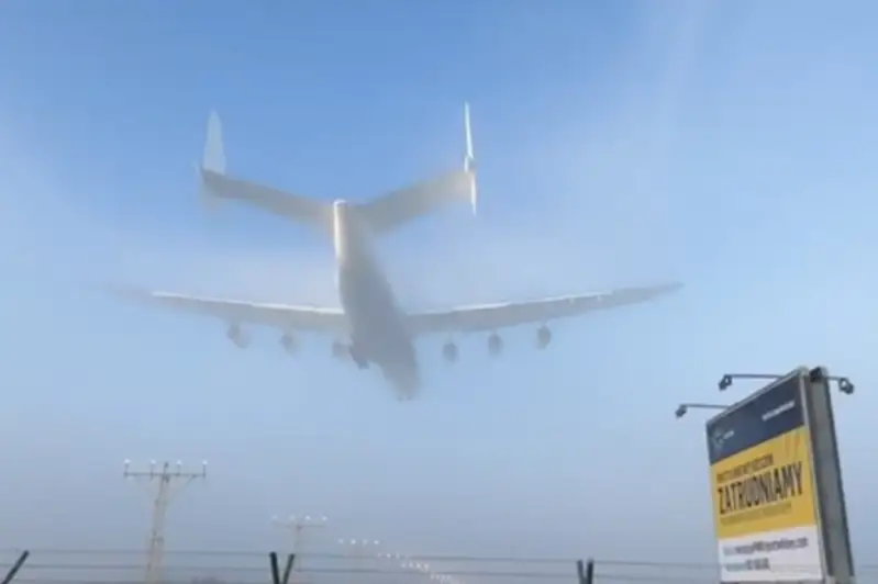 Фейк: В Германии самолеты официально распыляют опасные химикаты