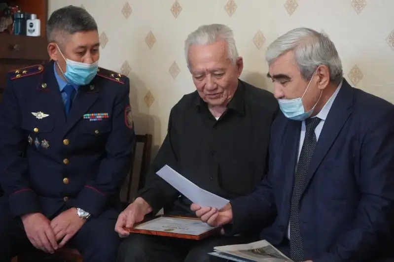 Ветеранов полиции поздравили костанайские стражи порядка