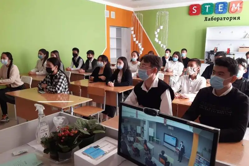 Qaraǵandyda Táýelsizdiginiń 30 jyldyǵyna arnalǵan ashyq sabaqqa 3 myń oqýshy qatysty