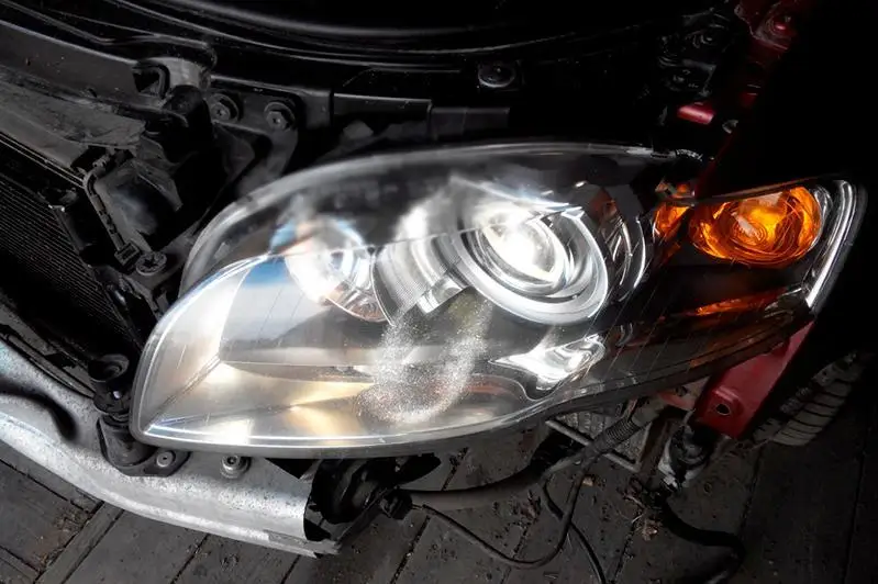 Более 1000 водителей наказали за установку ксеноновых ламп в Атырау