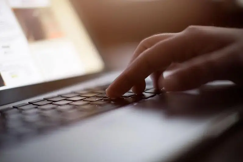Internet alaıaqtar «Báıterek» holdıngi atynan iri utystar ótkizýde