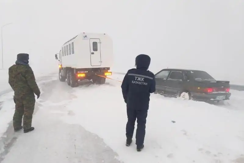 Сколько человек спасли в Казахстане зимой во время снежных заносов
