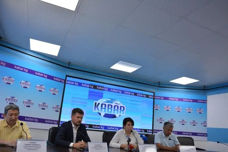 Кыргызстан примет туристов при наличии прививки от COVID-19