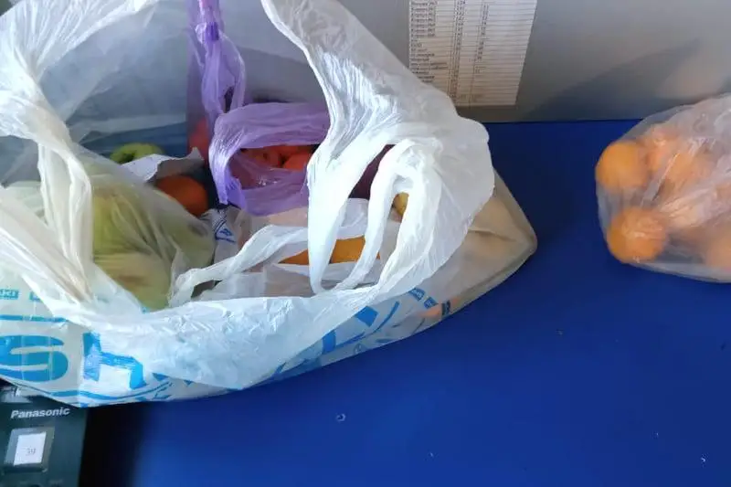 Elordada tergeý ızolıatoryna alkogol toltyrylǵan jemis kirgizbek bolǵan