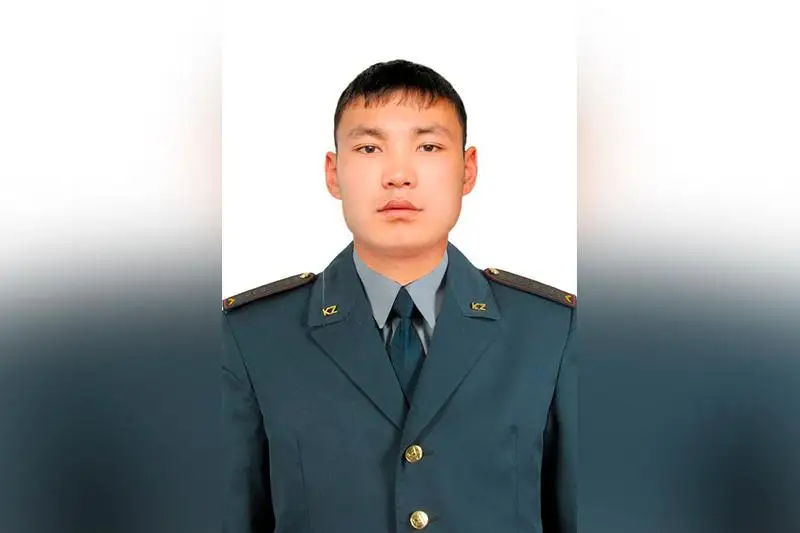 Мальчика спасли из горящей квартиры в Нур-Султане