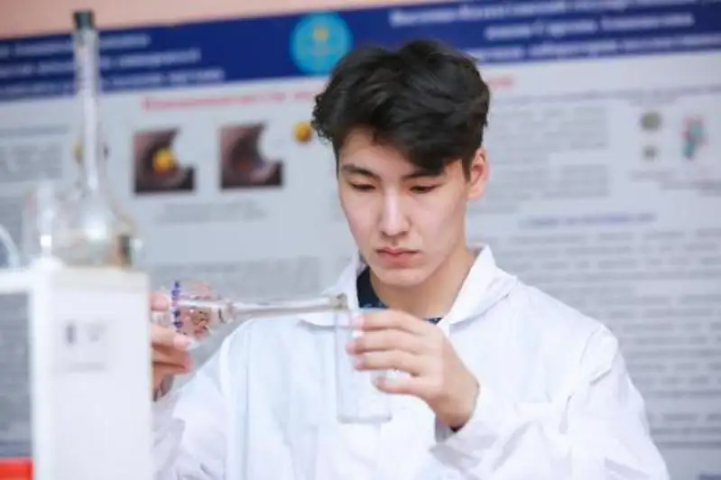 Казахстанский молодой ученый разрабатывает экологичную альтернативу полиэтилену