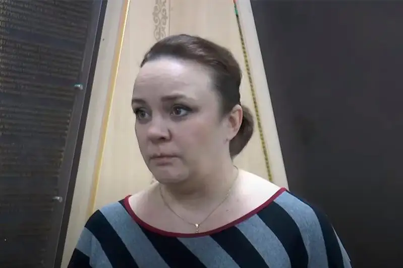 «Мы не могли пройти мимо»: как алматинки помогли полицейским оторваться от разъяренной толпы