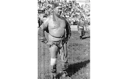 ات توبەلىندەي ولگەي قازاقتارىنىڭ اراسىنان شىققان ايگىلى قازاق بالۋانى