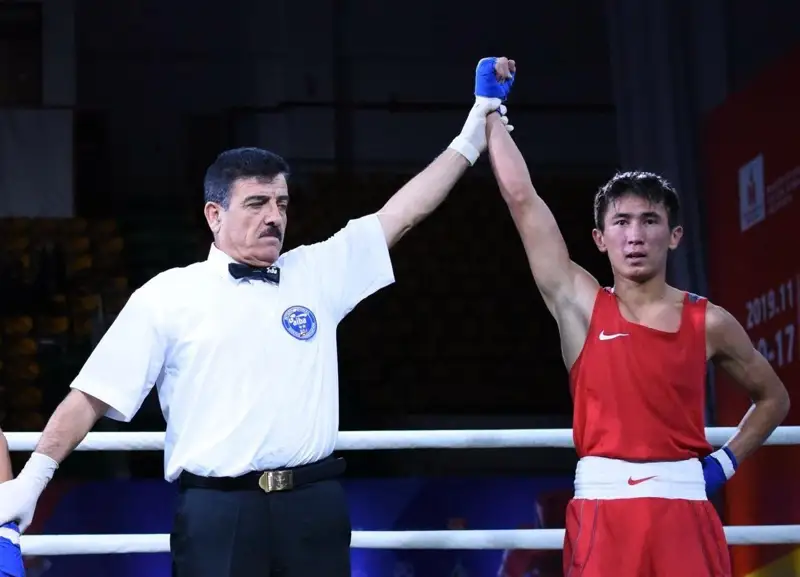 «Boxam» týrnıri: Qazaqstandyq boksshy fınalǵa ótti