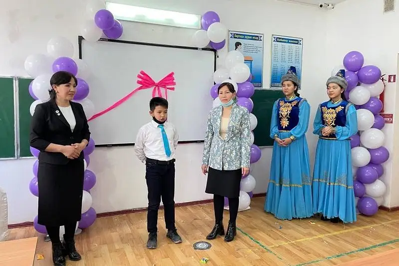 Четвероклассник из села Сайотес подарил школе миллион тенге