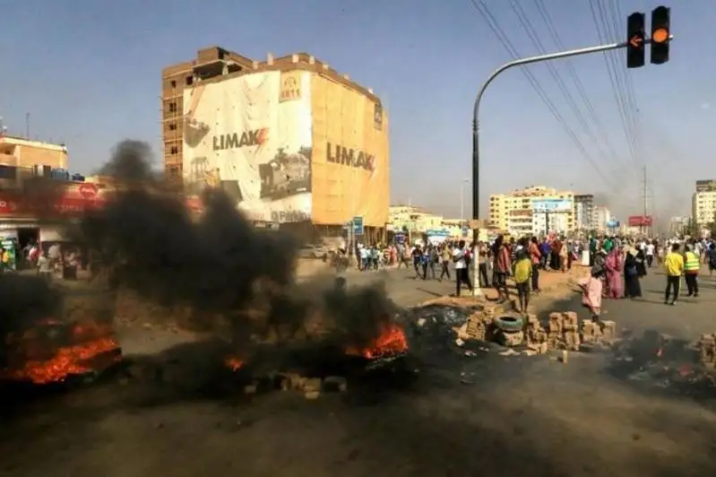 Армия Судана арестовала переходное правительство и объявила чрезвычайное положение