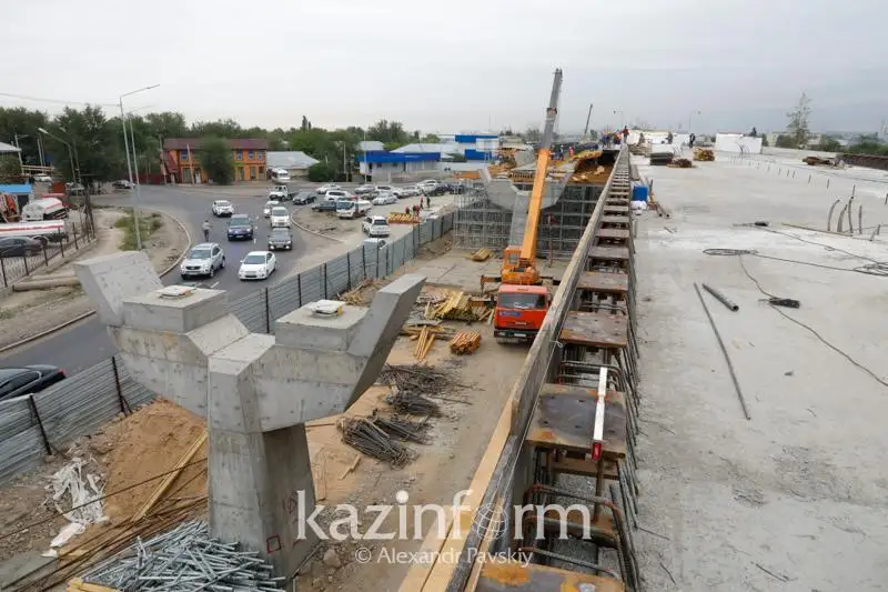 Алматинцы смогут проехать по развязке на «Алтын Орде» в ноябре