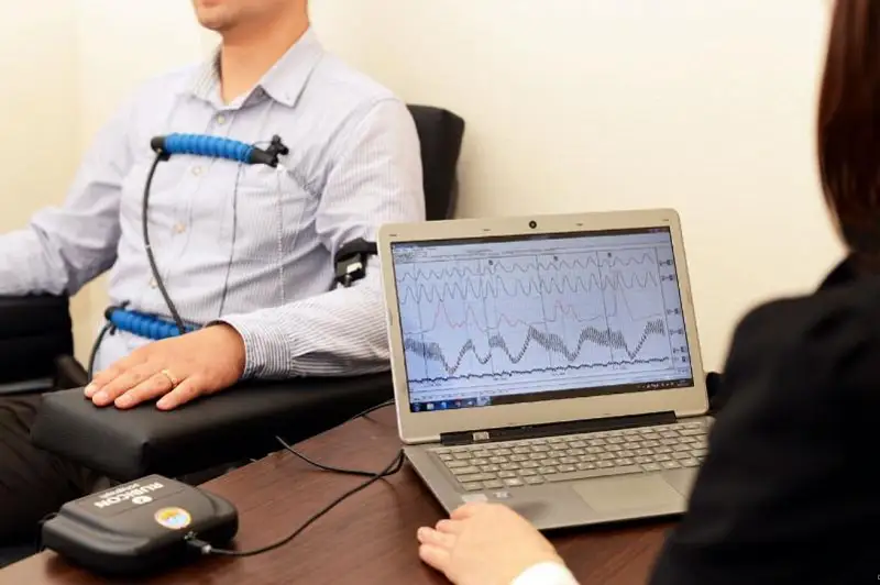 Проверять на полиграфе кандидатов при принятии на работу планируют в «Самрук-Казына»
