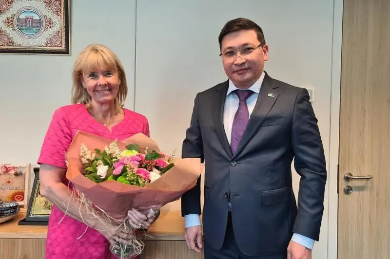 Посол Казахстана встретился с новым специальным представителем ЕС по Центральной Азии