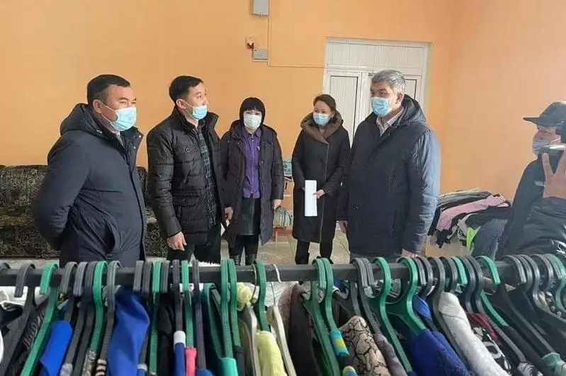 Saryaǵashta tutyný taýarlaryn tegin beretin dúken ashyldy