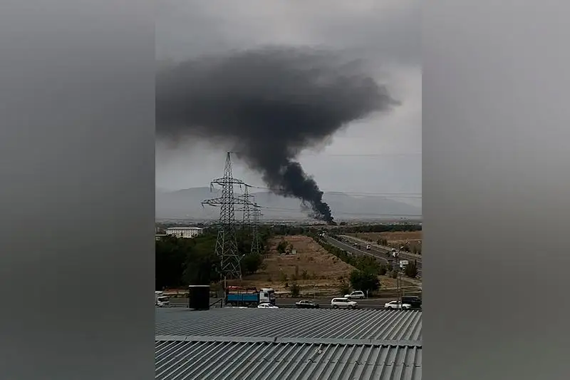 Пожар в Алматинской области: открытым пламенем горел склад