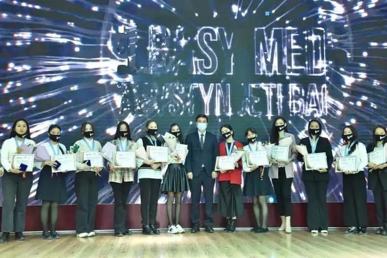 Shymkentte 200-den astam belsendi jas «Elbasy medalimen» marapattaldy