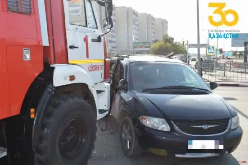 Трех не уступивших дорогу спецтехнике водителей наказали в Акмолинской области