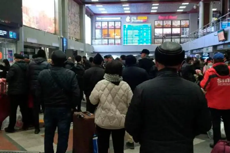 Из-за чего образовалось столпотворение в столичном вокзале