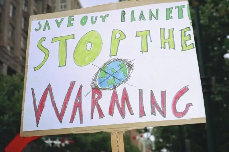 Тысячи школьников вышли на протесты в защиту климата в Австралии