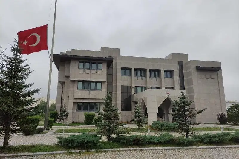 Jalpyulttyq aza tutý: Túrkııa elshiligi memlekettik týyn túsirdi
