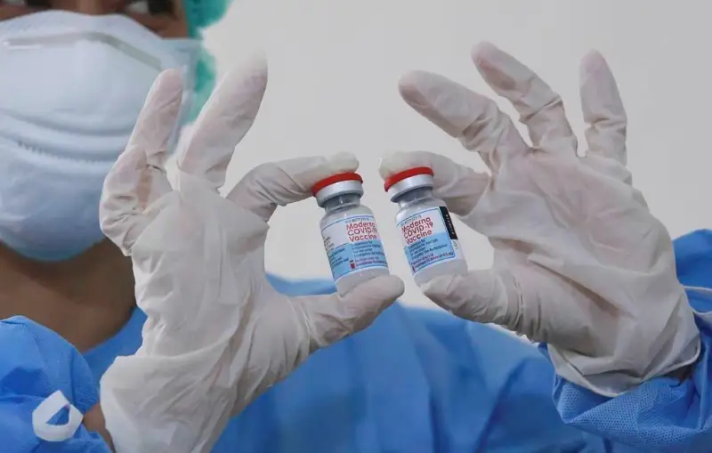 В Японии выяснили происхождение инородных частиц в вакцине Moderna