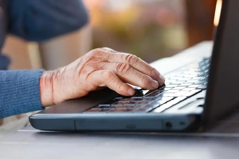 О проектах «Серебряный возраст» и «Контракт поколений» рассказали в Минтруда РК