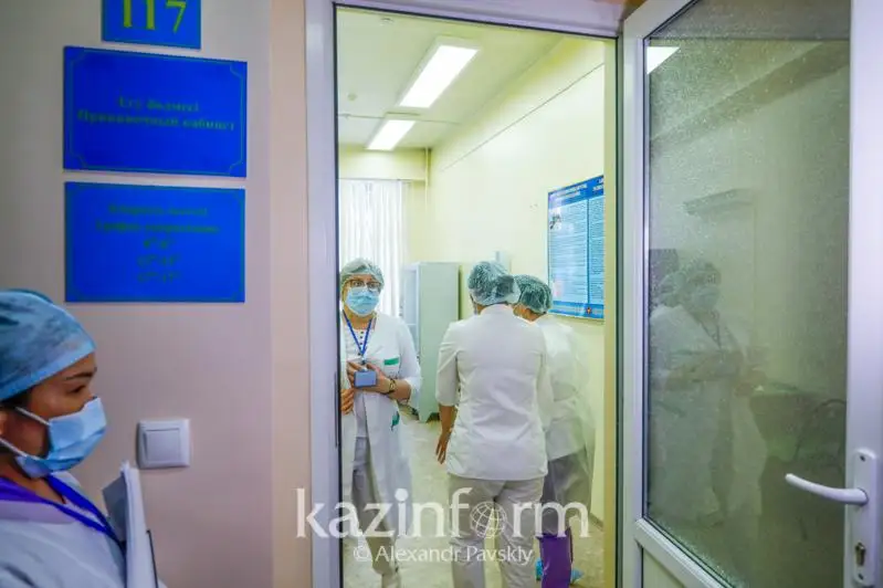 Almatyda koronavırýsqa qarsy vaktsına saldyrǵandar sany 900 myńǵa jýyqtady