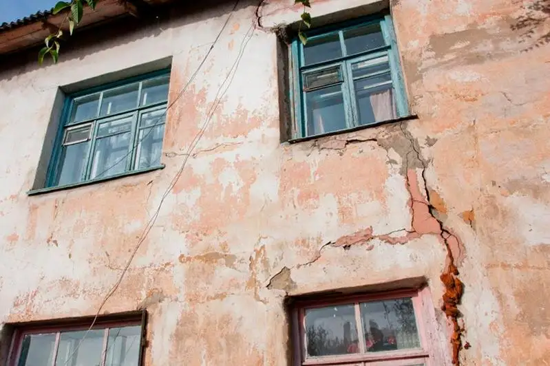 Проблему с аварийными домами в Костанае решат до 2025 года