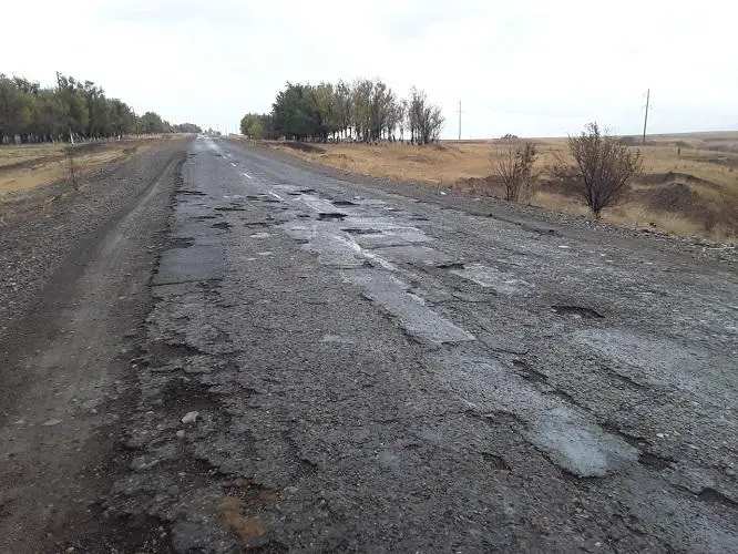 Более 11 тысяч дефектов выявили на дорогах Жамбылской области
