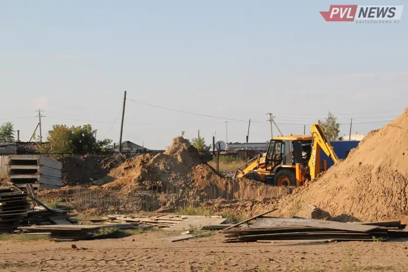 Pavlodar oblysynda 19 jastaǵy jigitti qum basyp qaldy