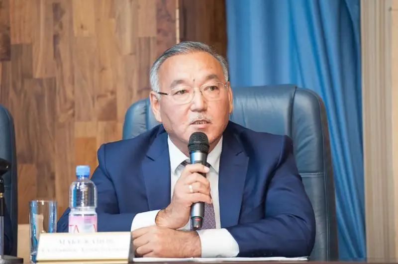 Memleket basshysy elden eshteńeni jasyryp otyrǵan joq - senator