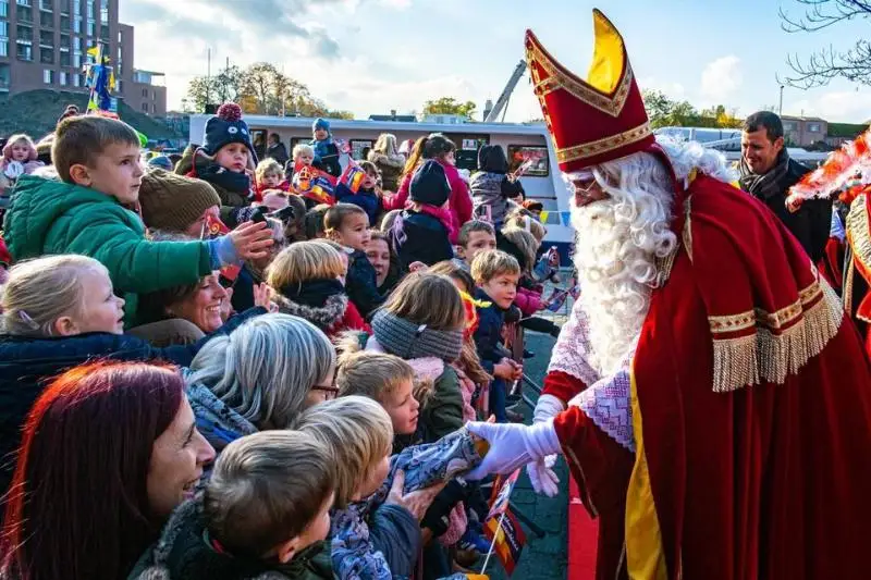 Сертификаты вакцинации проверят у участников встречи сказочного Синтерклааса в Антверпене