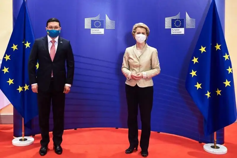 Посол Казахстана вручил верительные грамоты Президенту Европейской комиссии