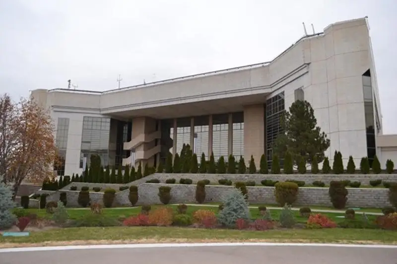 Реконструкция фасада памятника истории началась в Алматы