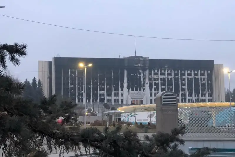 История о людях: как алматинцы «отвоевали» свой дом у бандитов