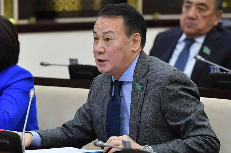 #СилавЕдинстве: сенатор выразил поддержку решению Президента о вводе войск ОДКБ в РК