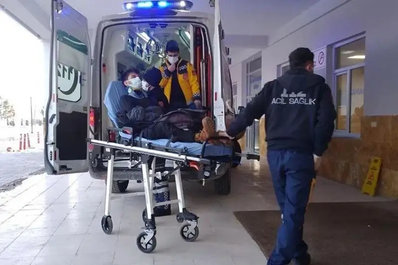 Túrkııada avtobýs aýdarylyp, 11 adam japa shekti