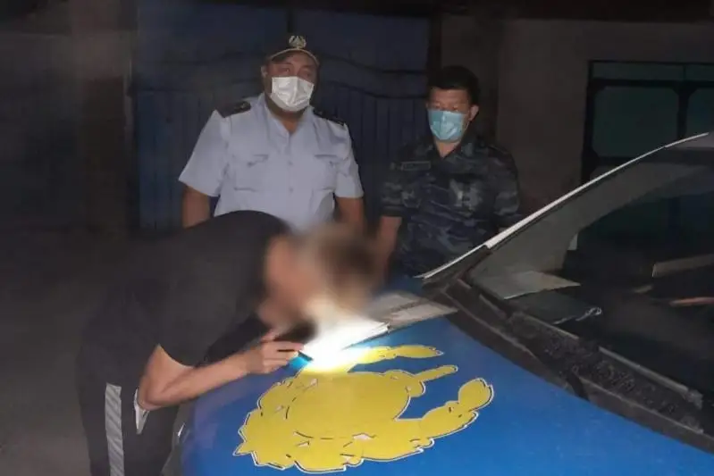 За ночной поход в магазин накажут осужденного на ограничение свободы в Балхаше