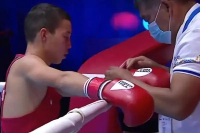 Казахстанский боксер стал бронзовым призером МЧА-2021