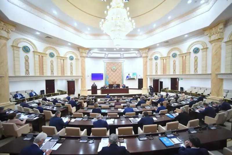 Qazaqstan 27 elmen qylmystyq isterge qatysty qujatty bekitti - Senat