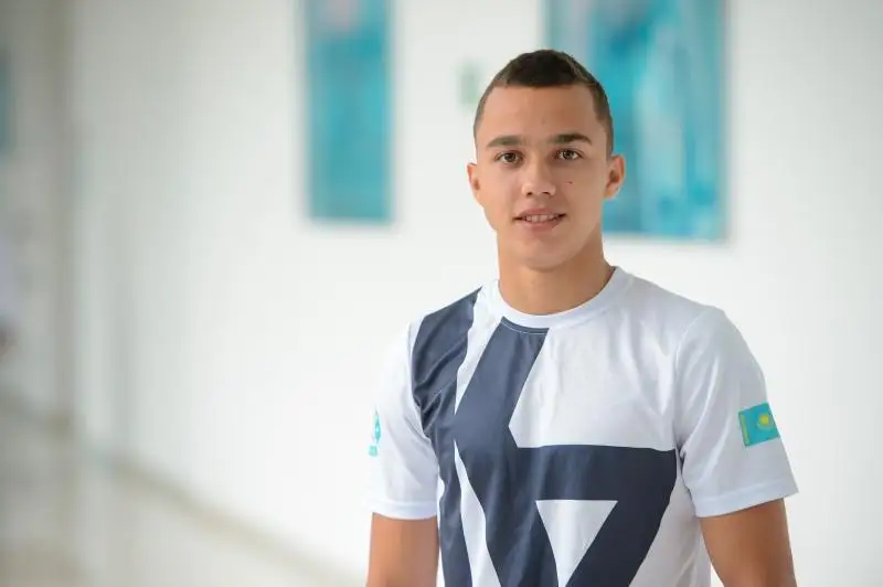 Казахстанский гимнаст назвал главных соперников на Олимпиаде