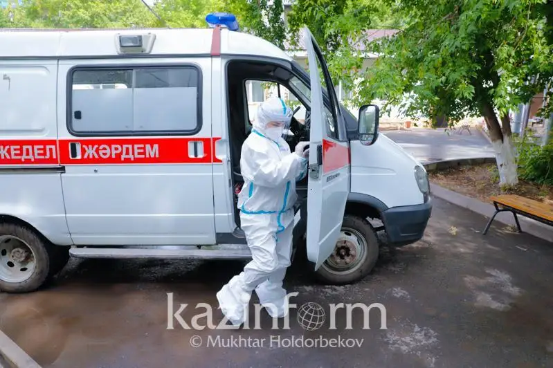 Большую нагрузку на бригады скорой помощи отмечают в столице