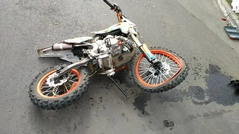 Оралда көлікпен соқтығысқан мотоциклдің 15 жастағы жүргізушісі мерт болды
