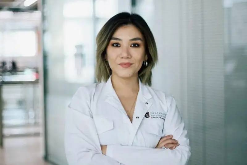 Стоит ли увеличивать интервал между первой и второй дозой вакцины от КВИ: мнения медиков разделились