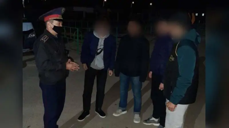 Семерых пропавших подростков нашли полицейские в Атырау