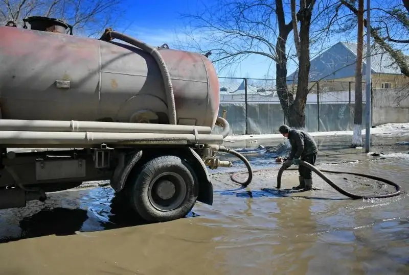 Замечание за «отписки» получил районный аким Алматы