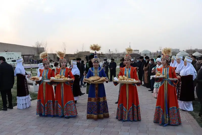 Древние артефакты Тараза увидели жители Туркестана