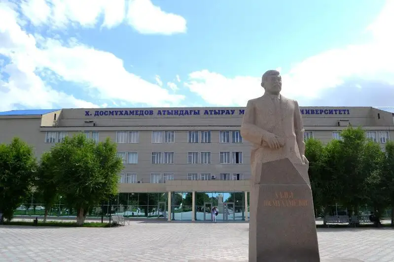 Atyraýda taǵy bir ýnıversıtet ujymy «Qazaqstan halqyna» qoryna bir kúndik jalaqysyn aýdardy