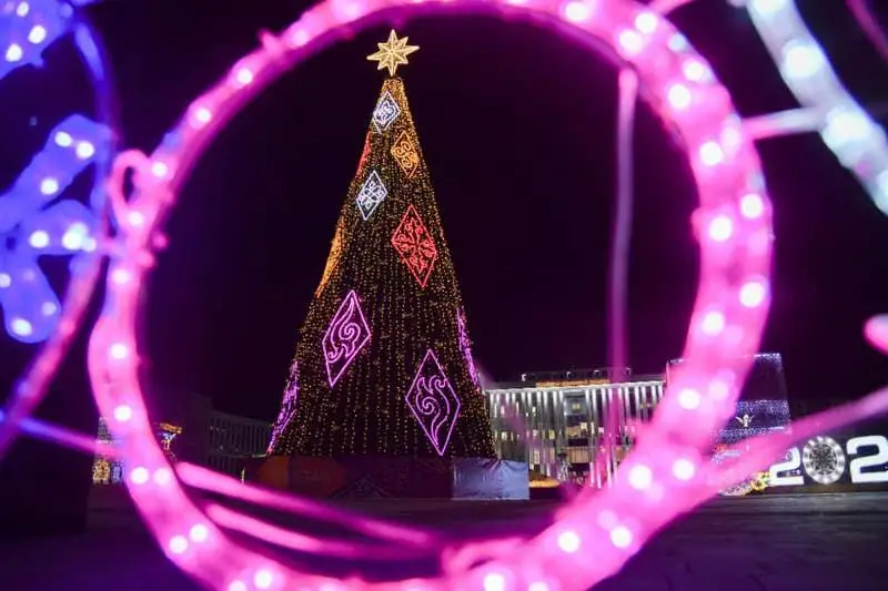 Зажглась главная елка Туркестана